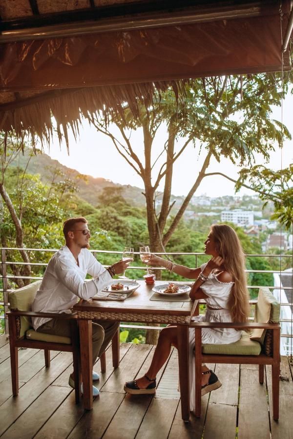 ホテル Santosa Detox Retreat プーケット エクステリア 写真